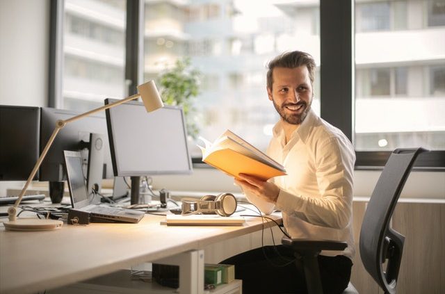 es-posible-opositar-y-trabajar-al-mismo-tiempo-oposiciones-de-hacienda